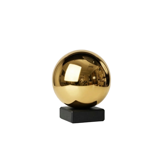 Sfera materia oro scultura