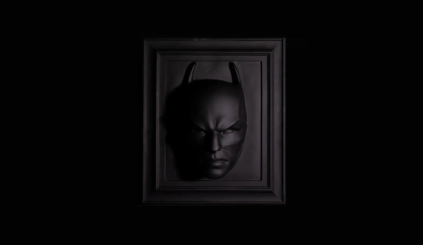 Eroe notturno nero opaco